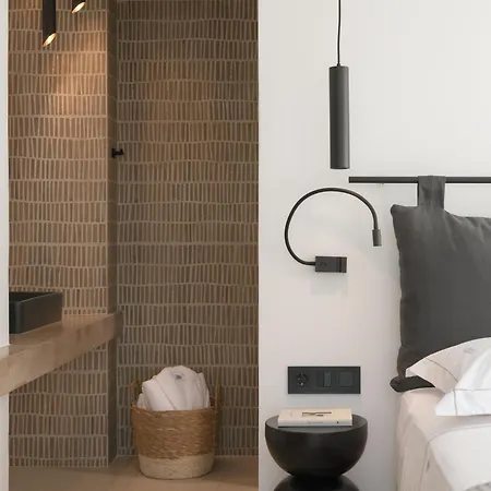 Asea Villa, Spectacular Right-on-the-beach Retreat, By Thinkvilla Vila
