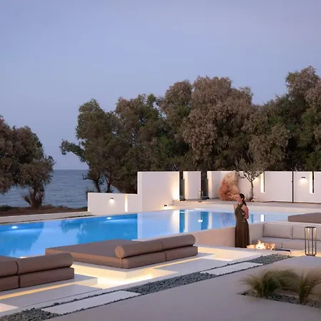 Vila Asea Villa, Spectacular Right-on-the-beach Retreat, By Thinkvilla *