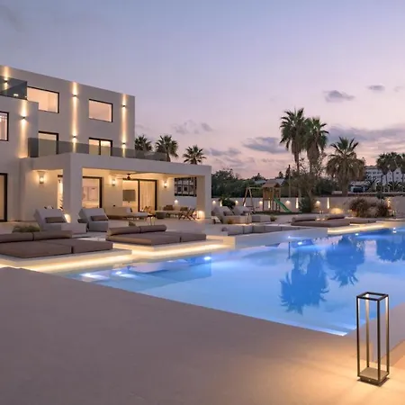 Asea Villa, Spectacular Right-on-the-beach Retreat, By Thinkvilla * Skaleta