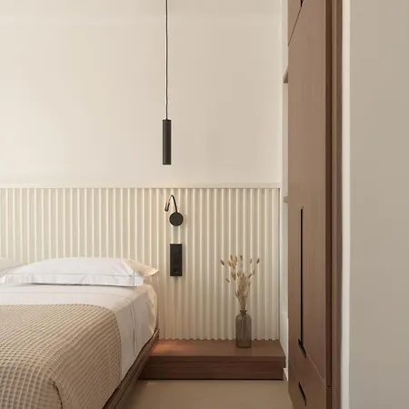 Asea Villa, Spectacular Right-on-the-beach Retreat, By Thinkvilla Vila *