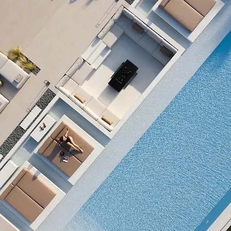 Asea Villa, Spectacular Right-on-the-beach Retreat, By Thinkvilla Vila *