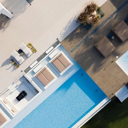 Asea Villa, Spectacular Right-on-the-beach Retreat, By Thinkvilla Vila Skaleta